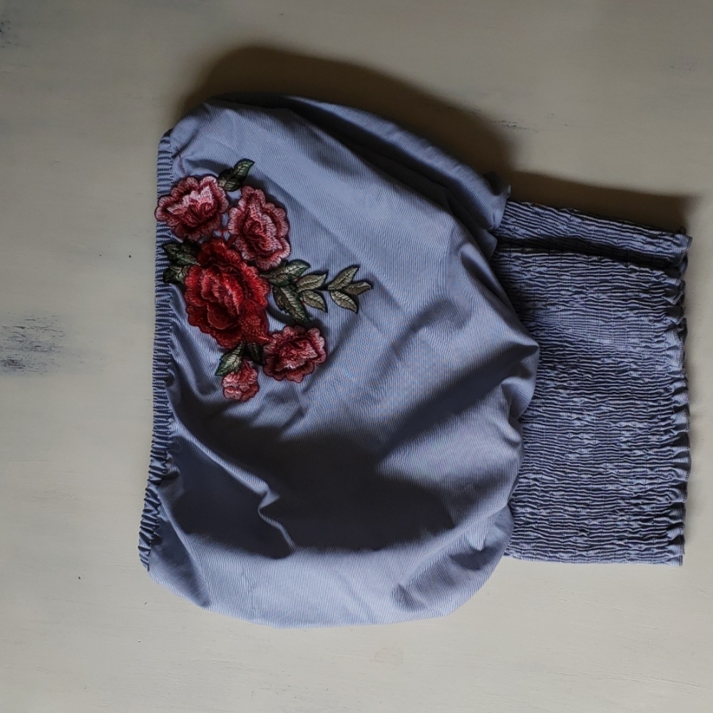 Strapless bandeau top with roses embroidery